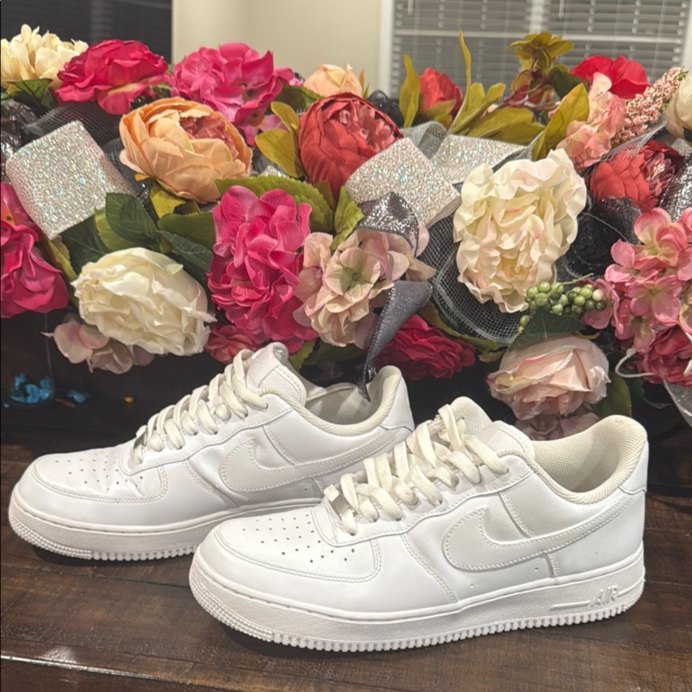 Nike Men’s Air Force 1 Low Triple White ‘07 (No Box)(Size: 11) EUC